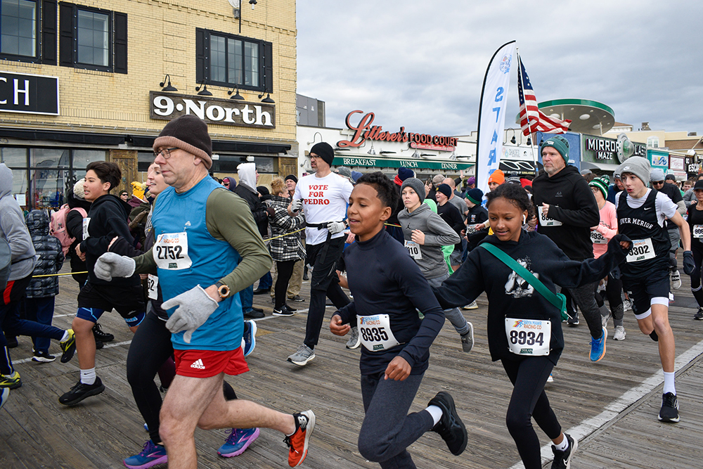 Crowds gather to celebrate First Day in Ocean City