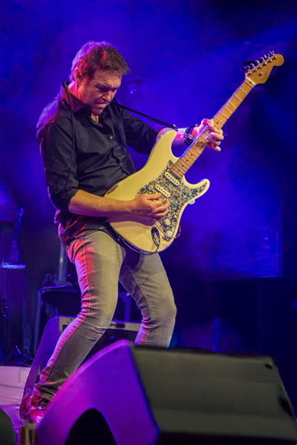 Billy Walton Band Release Soulful Rockin’  New Single ‘Knife In My Back’